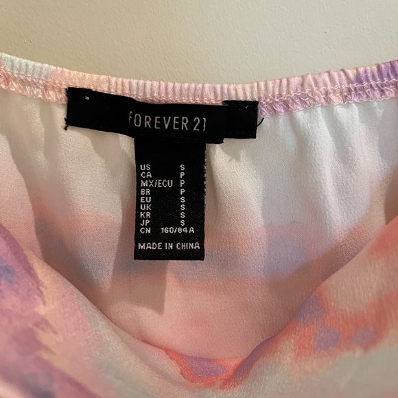 Cowl-neck, semi-cropped tie-dye tank top - Picture 3 of 6